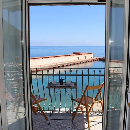 Il Balcone Sul Porto Di * Malfa (Salina)